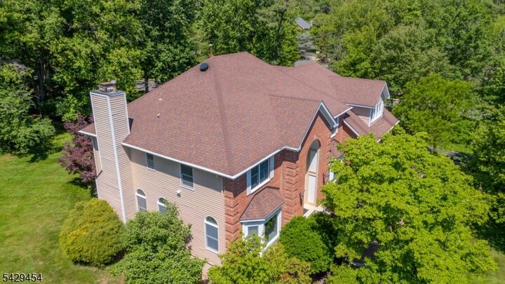 Property Photo:  40 Newland Ct  NJ 08807 
