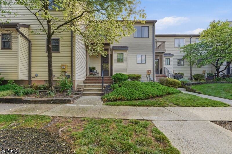 Property Photo:  10 Cedar Ct  NJ 08822 