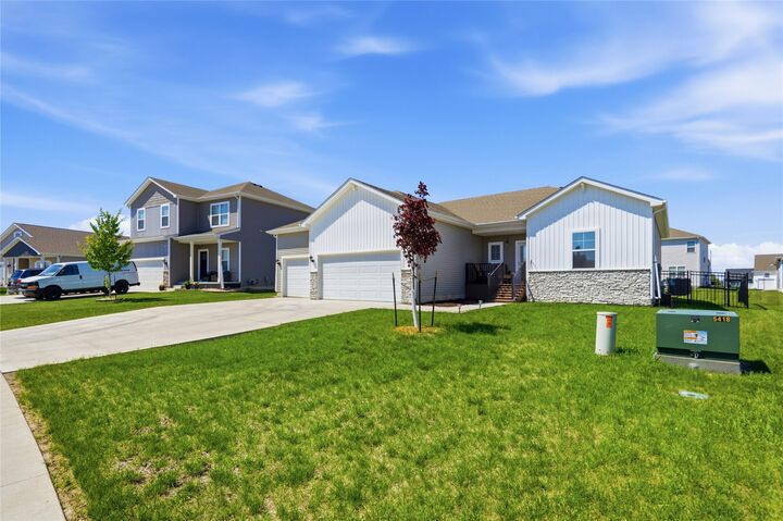 Property Photo:  5418 145th Street  IA 50323 
