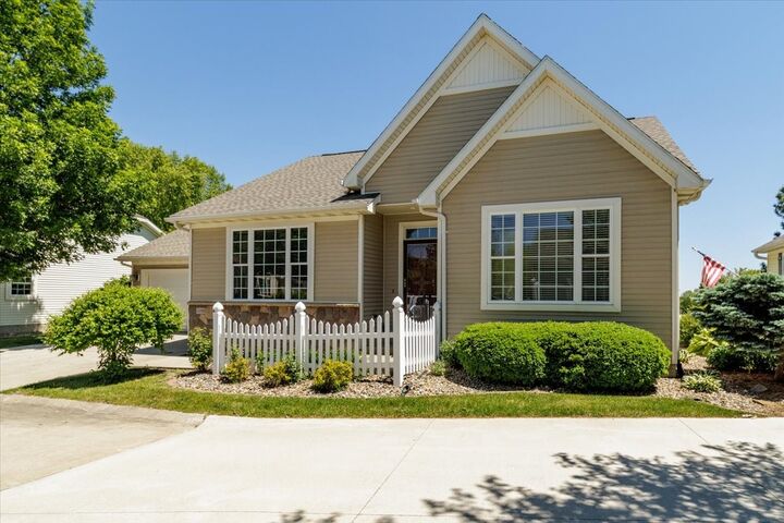 Property Photo:  12703 Sunflower Drive  IA 50323 