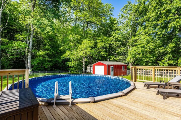 Property Photo:  866 E Meadowlands Drive  IN 47429-1077 