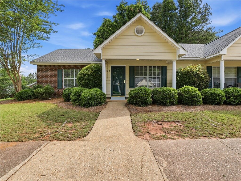 Property Photo:  500 Waverly Place 504  AL 36801 