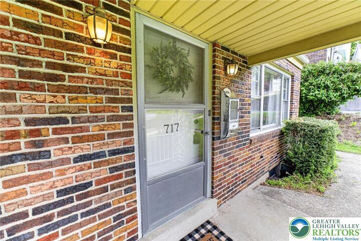 Property Photo:  717 Frederick Street  PA 18015 