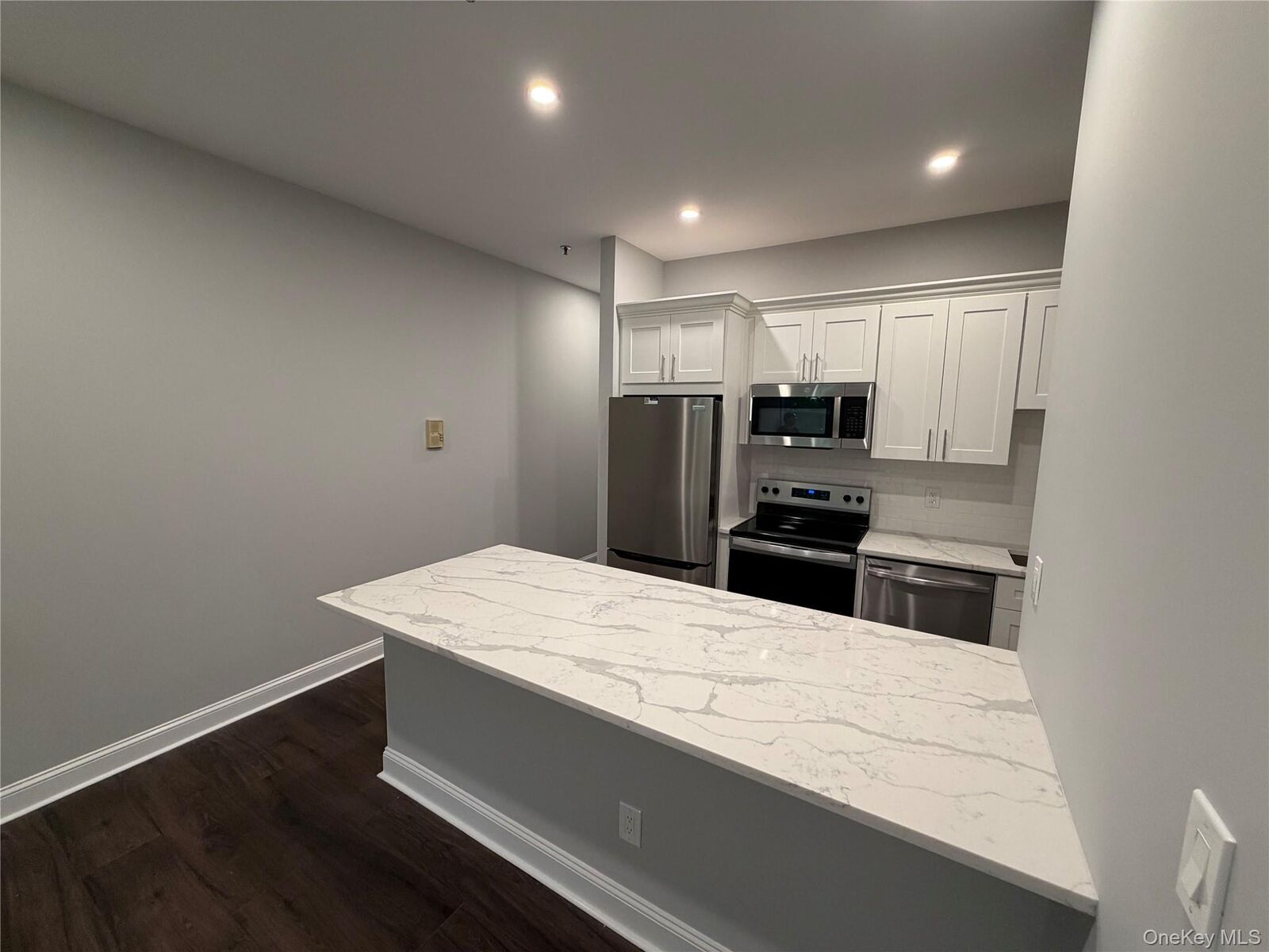 Property Photo: 100 Clarewood Drive 2K NY 10706