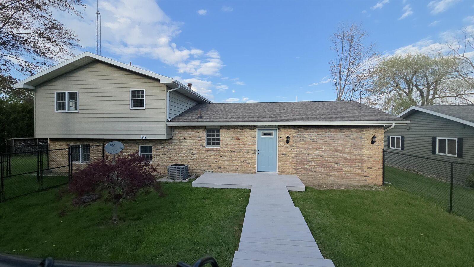 Property Photo:  5331 Oakridge  MI 48612 
