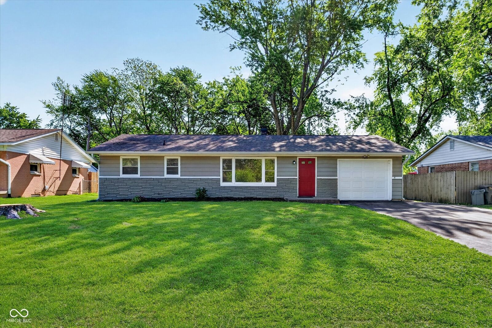 Property Photo:  725 Howard Road  IN 46142 