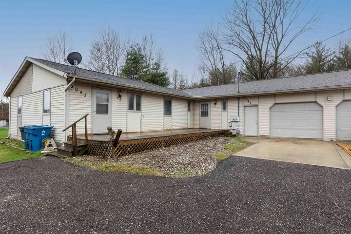 Property Photo:  2043/2047 N Neiner Road  MI 48657 