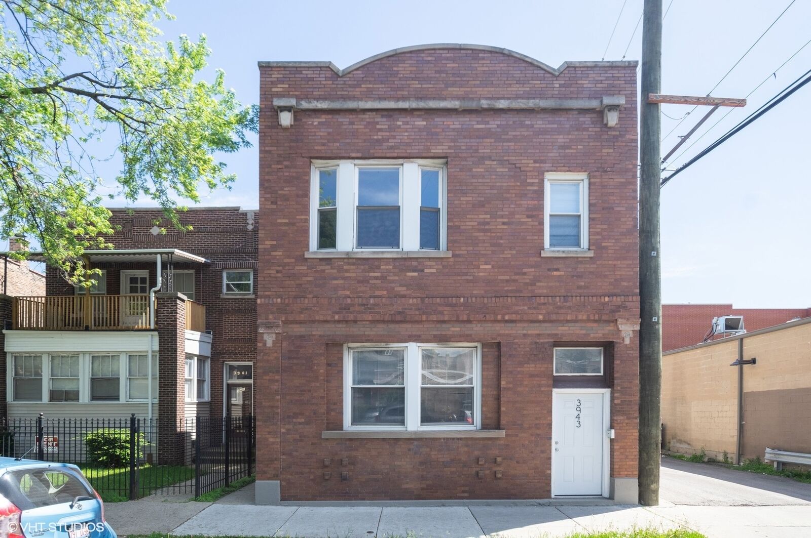 Property Photo:  3943 W Addison Street 1R  IL 60618 