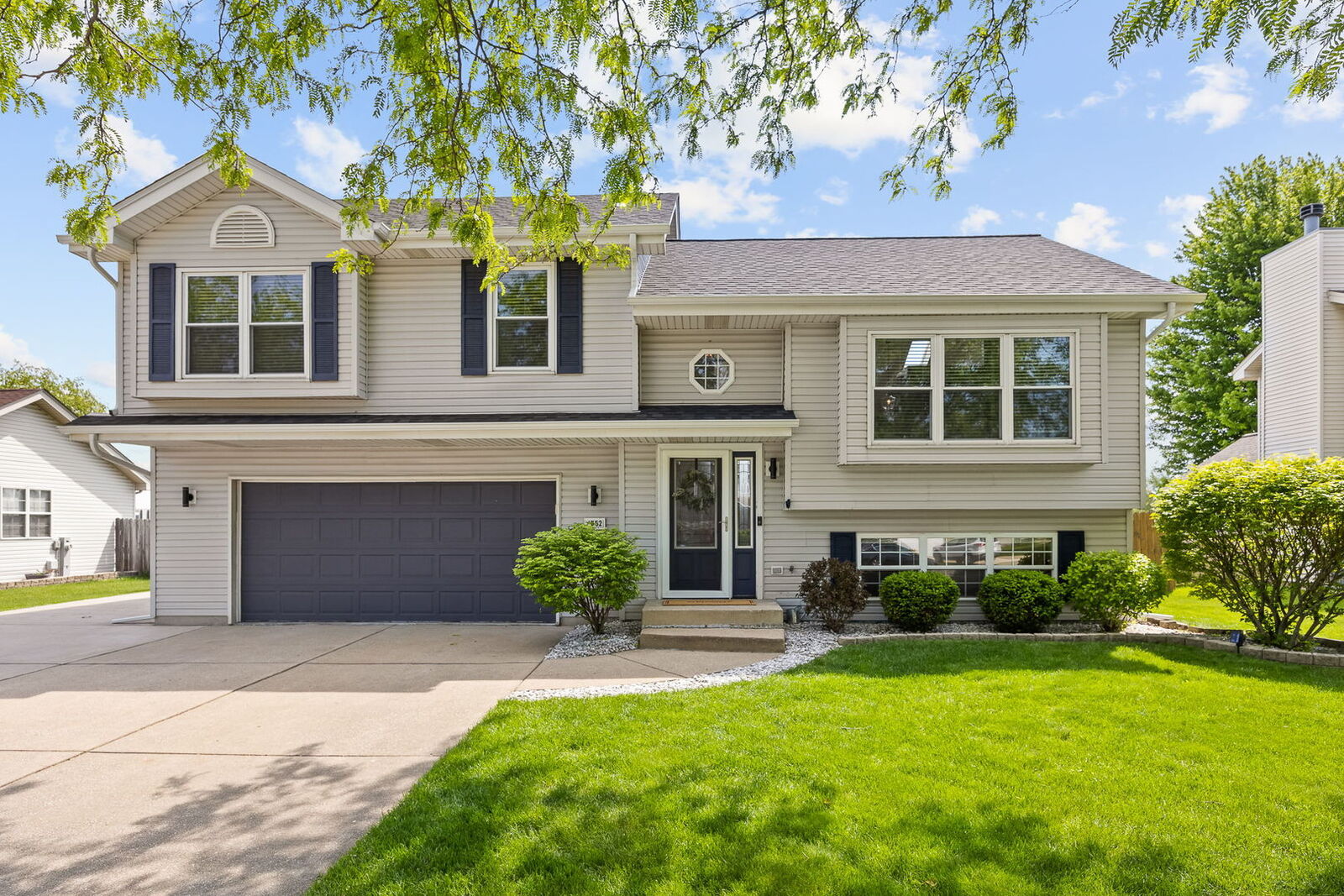Property Photo:  1552 Stefanie Lane  IL 60914 