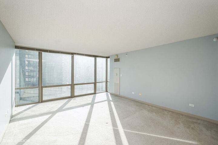Property Photo:  2 E Erie Street 1804  IL 60611 