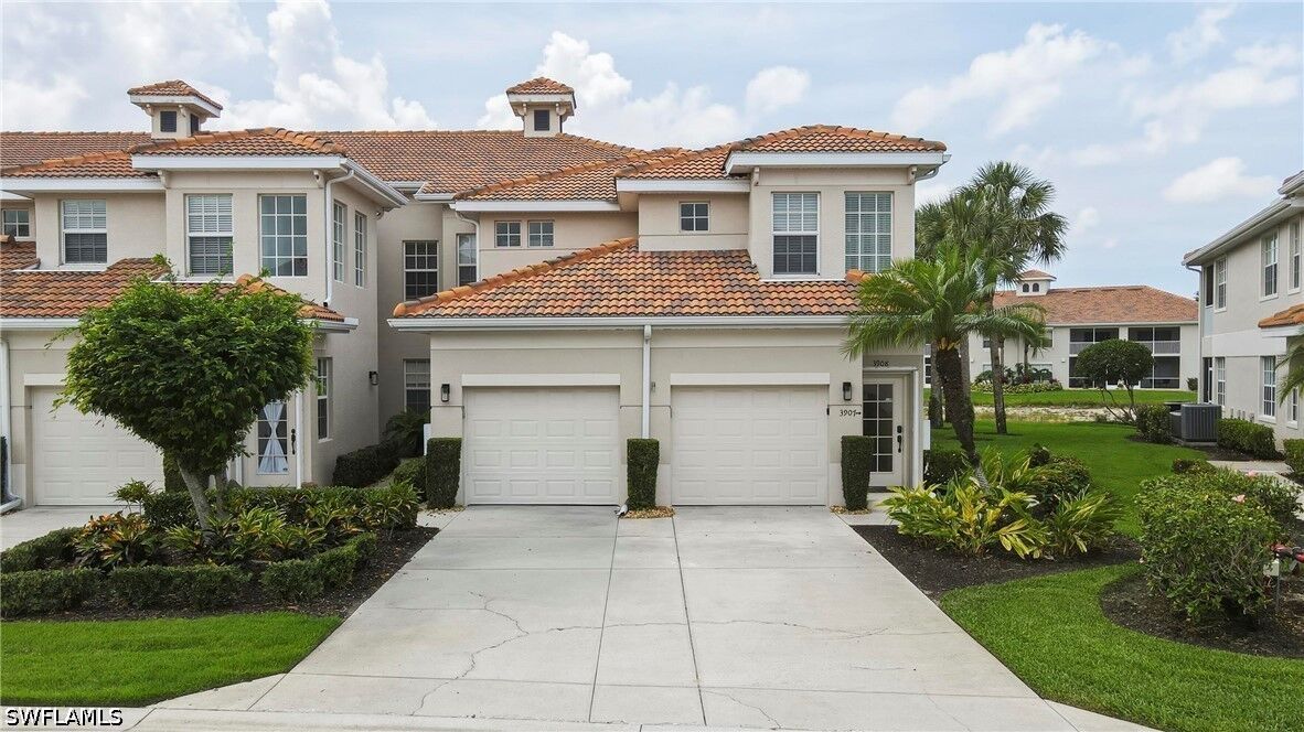 Property Photo: 3053 Driftwood Way 3907 FL 34109