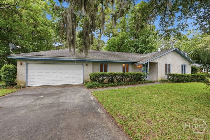 Property Photo:  616 Suncrest Boulevard  GA 31410 