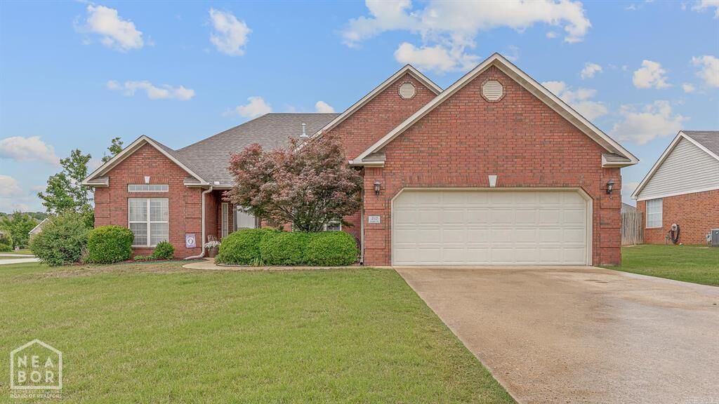 Property Photo:  2112 Quarry Cove  AR 72404 