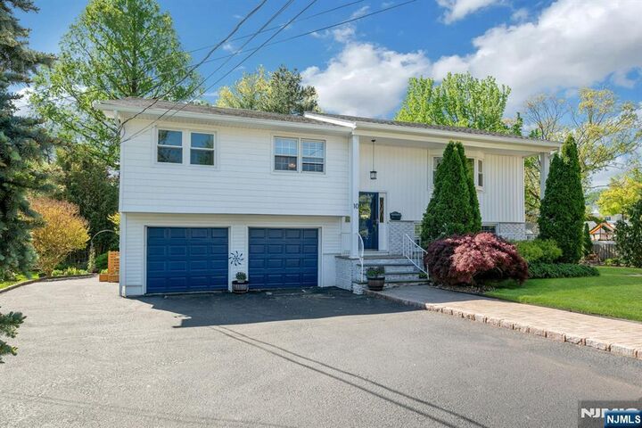 Property Photo:  10 Ronald Terrace  NJ 07081 