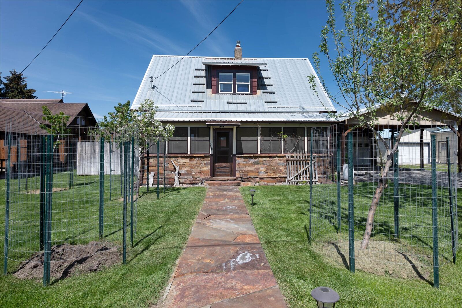 Property Photo:  308 Walnut Street  MT 59859 