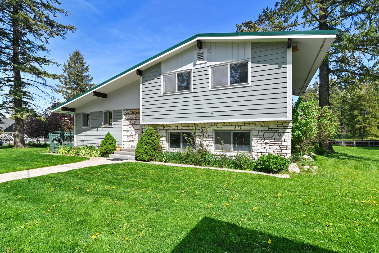 Property Photo:  1785 Hodgson Road  MT 59937 