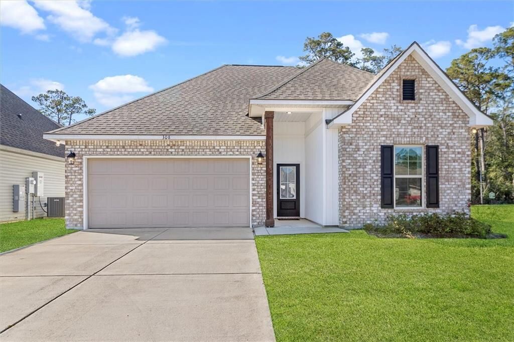 Property Photo: 308 Covington Cottage Lane LA 70433