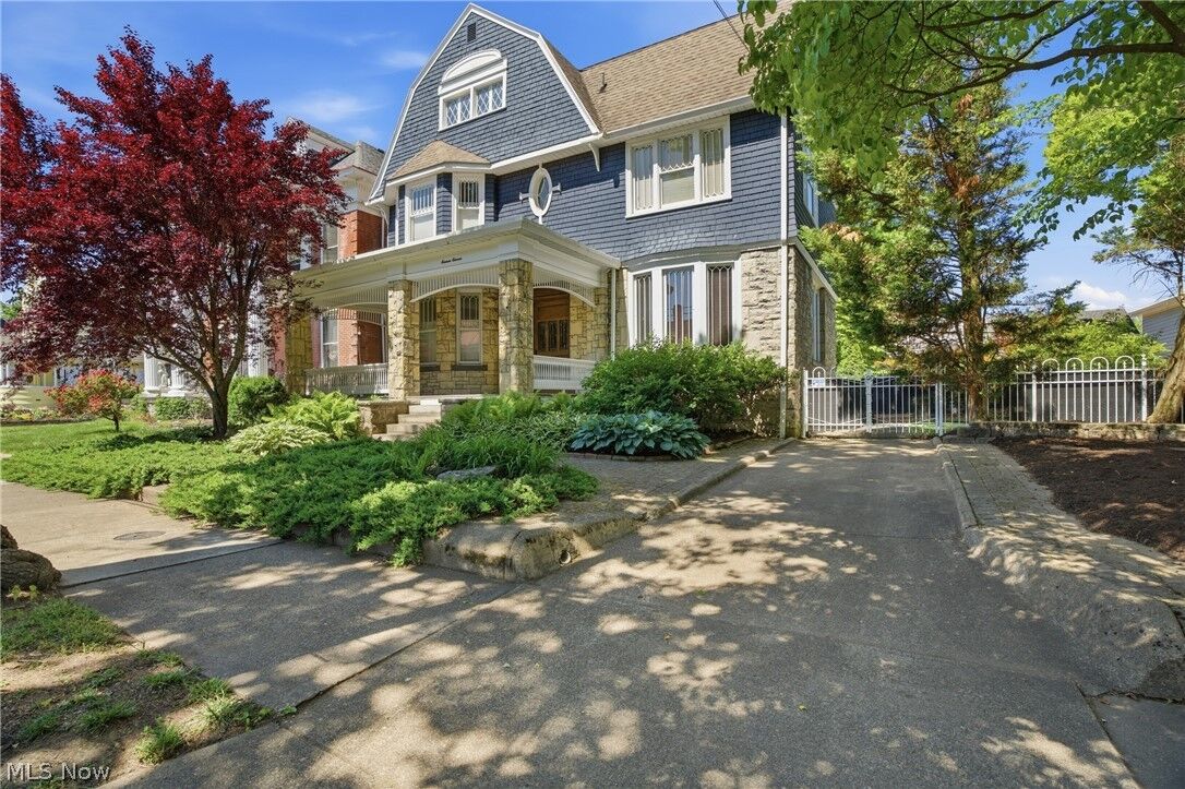 Property Photo:  1111 Juliana Street  WV 26101 