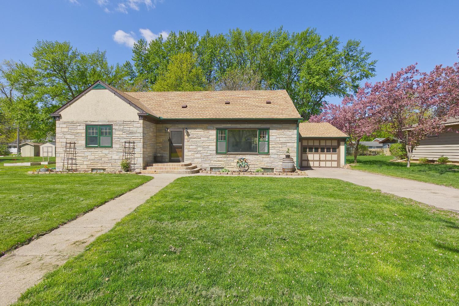 Property Photo:  117 Fir Street S  MN 55354 