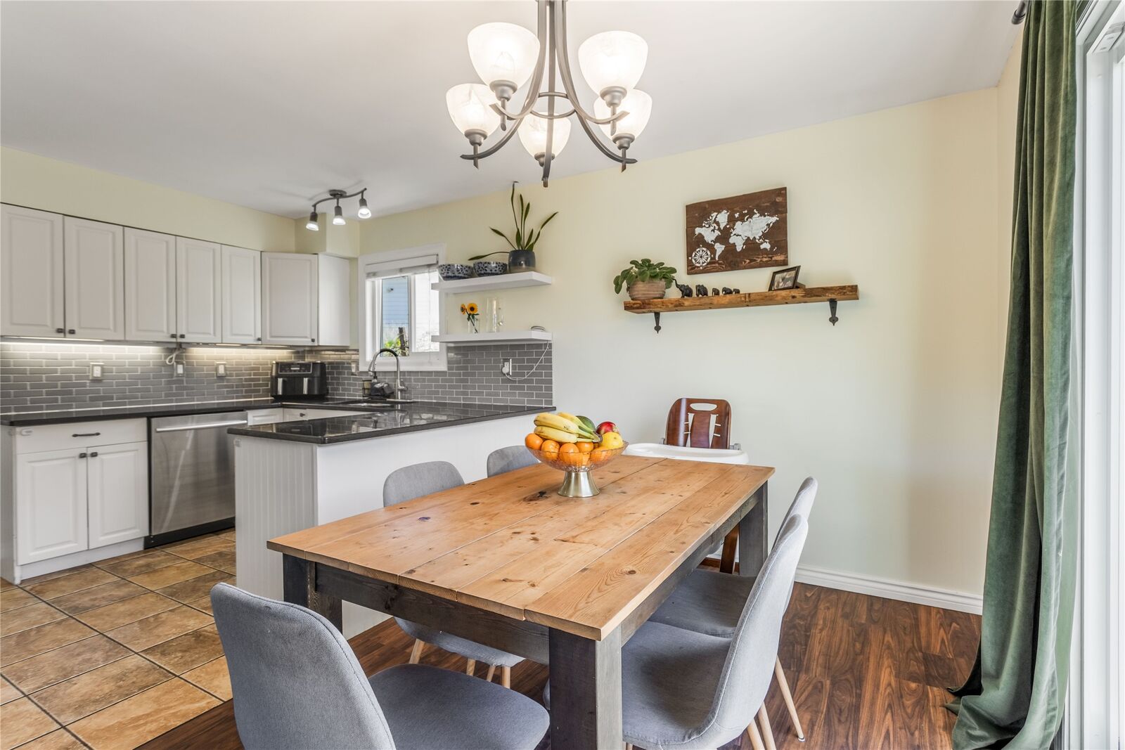 Photo de la propriété:  1385 Orchard Drive  BC V1Y 3V1 
