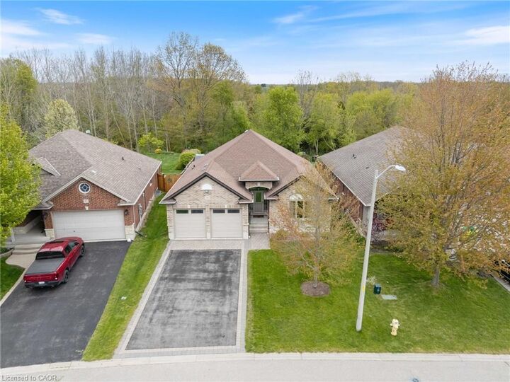Property Photo:  81 Willowdale Crescent  ON N0A 1N5 