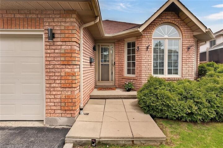 Property Photo: 6 Glenhollow Drive ON L8J 3R8