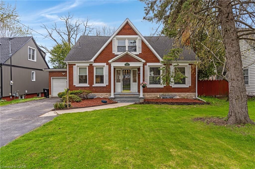Property Photo:  305 Main Street  ON N1R 1Y2 