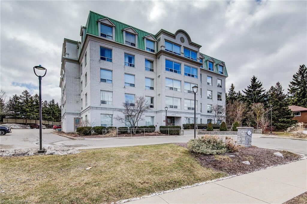Property Photo:  405 Erb Street W 507  ON N2L 1W7 