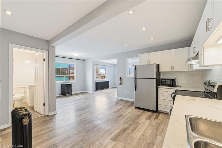 Property Photo:  468 Main Street E 5  ON L8N 1K6 