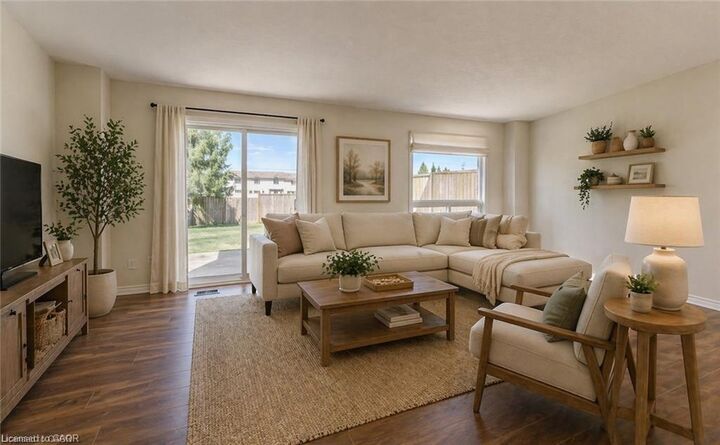 Property Photo:  90 Ralgreen Crescent  ON N2M 1T9 