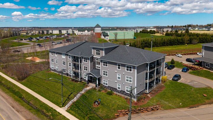 Property Photo:  212 Shakespeare Drive 213  PE C1B 4B7 