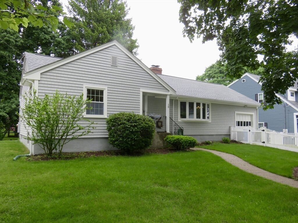 Property Photo:  10 Samoset Lane  MA 02451 