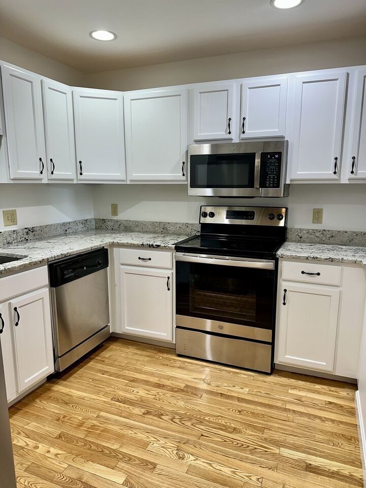 Property Photo:  170 Oxford St 504  MA 01901 