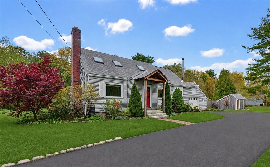 Property Photo:  13 Lawrence Circle  MA 02052 