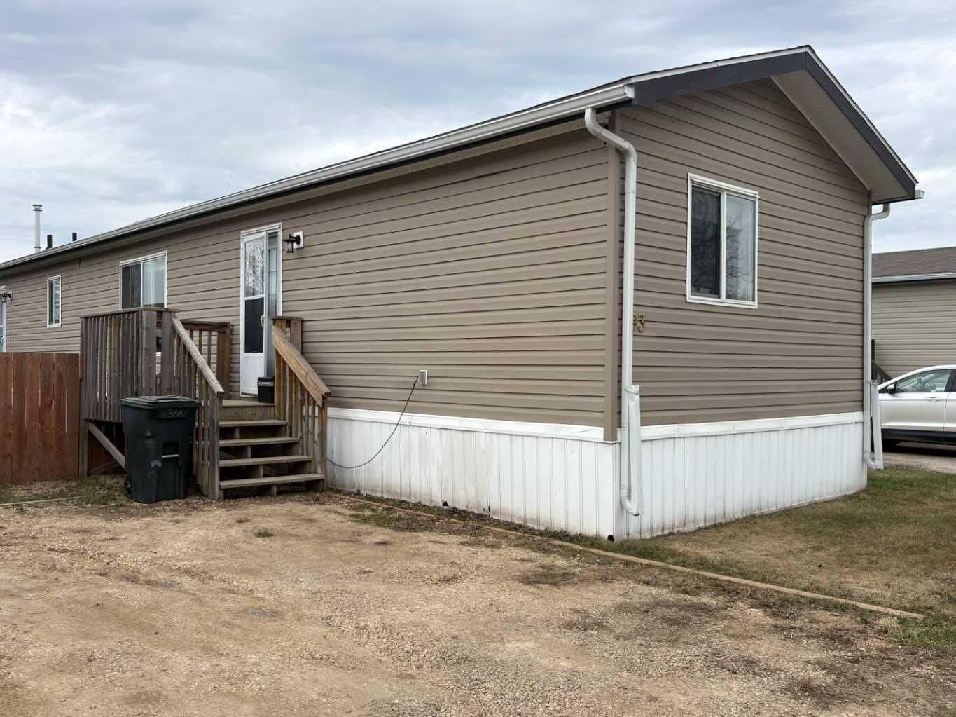 Property Photo: 404 6 Avenue NW 93 AB T0G 2A1