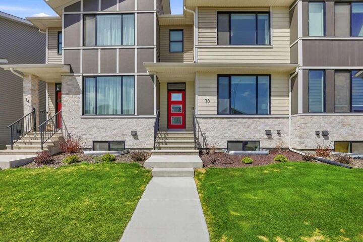Property Photo:  78 Belvedere Avenue SE  AB T2A 7G5 