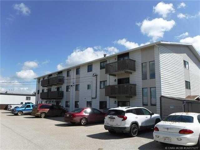 Property Photo:  114 Mount Pleasant Drive 102  AB T4V 2M7 
