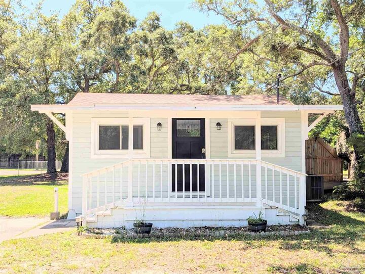 Property Photo:  4917 Hickory Shores Blvd  FL 32563 