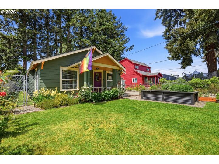 Property Photo:  2615 SE 84th Pl  OR 97266 
