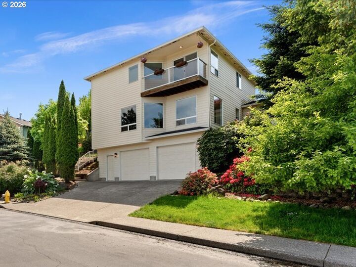 Property Photo:  1538 NW 41st Cir  WA 98607 