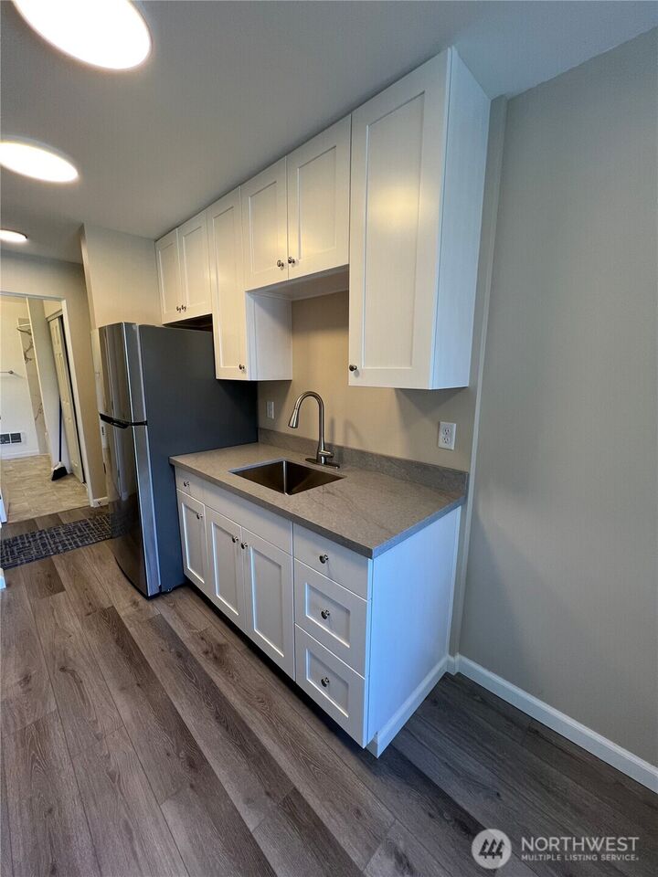 Property Photo: 3326 Lombard Avenue 1 WA 98201