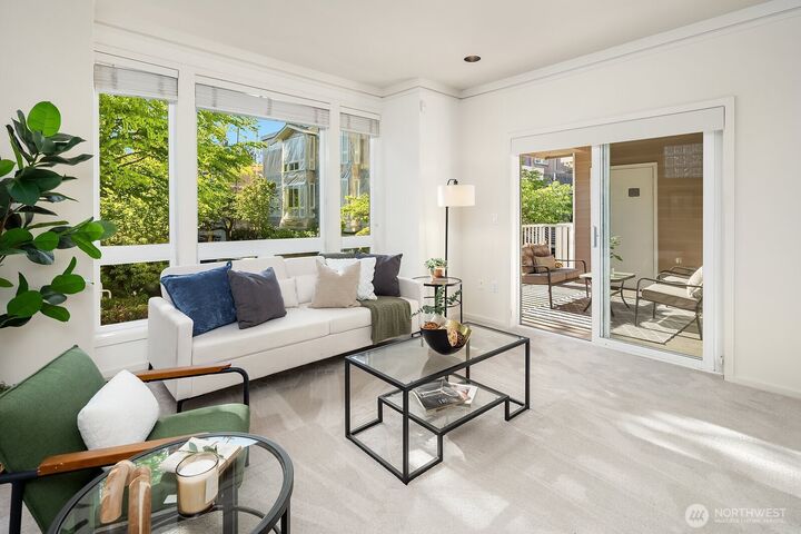 Property Photo:  702  Kirkland Way 4  WA 98033 