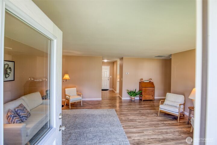 Property Photo:  44  Hale Avenue  WA 98550 