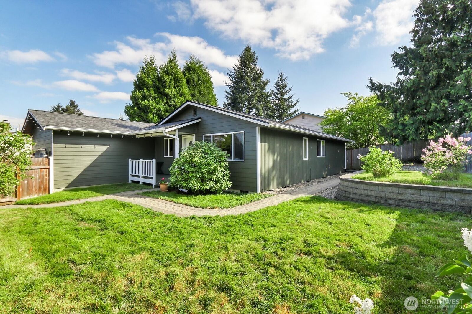 Property Photo:  6628  Beverly Boulevard  WA 98203 