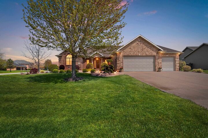 Property Photo: 976 Springfield Drive WI 54115