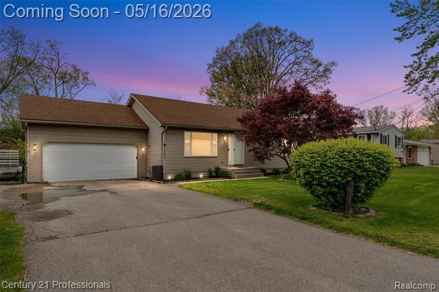 Property Photo:  1203 Eason  MI 48328 