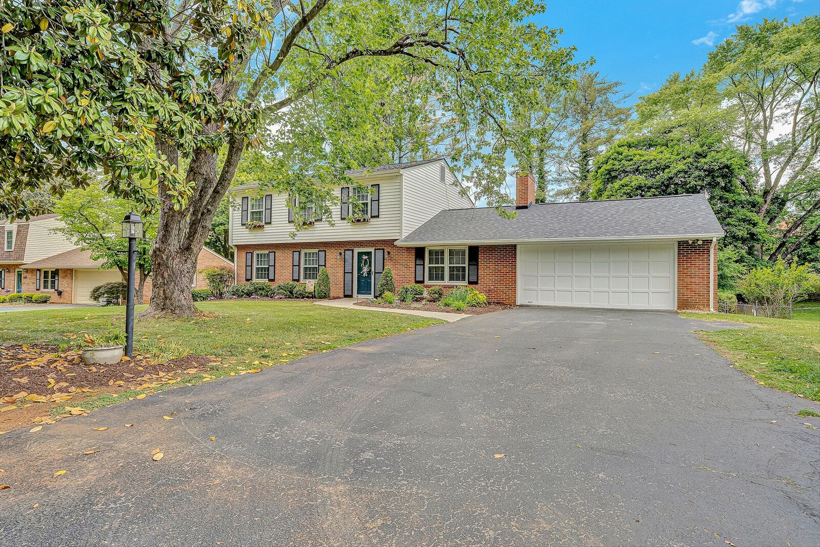 Property Photo:  3416 Grandin Rd SW  VA 24018 
