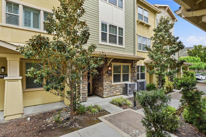 Property Photo: 169 Branta Common CA 94539