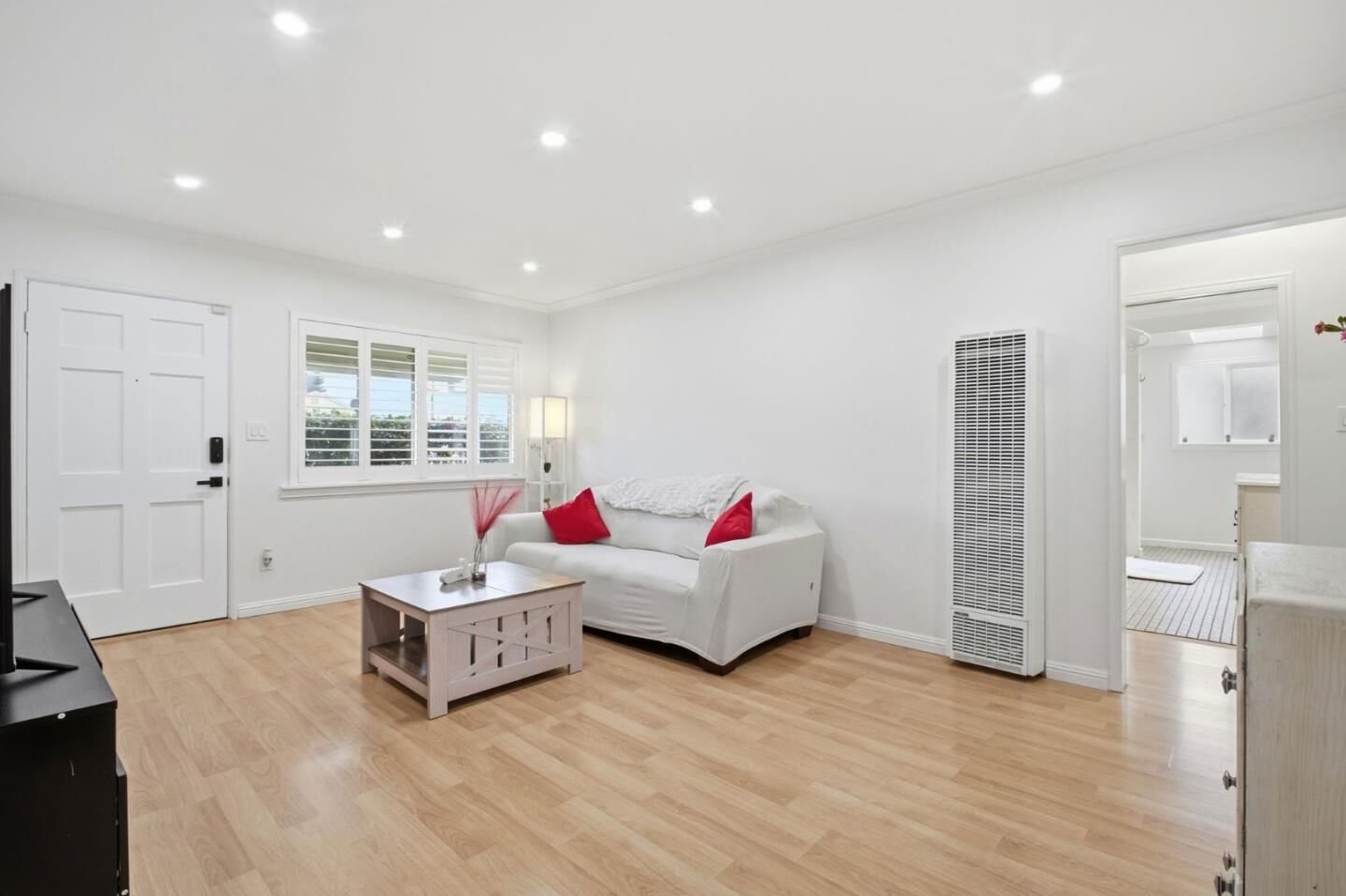 Property Photo: 124 Fagundes Street CA 94544