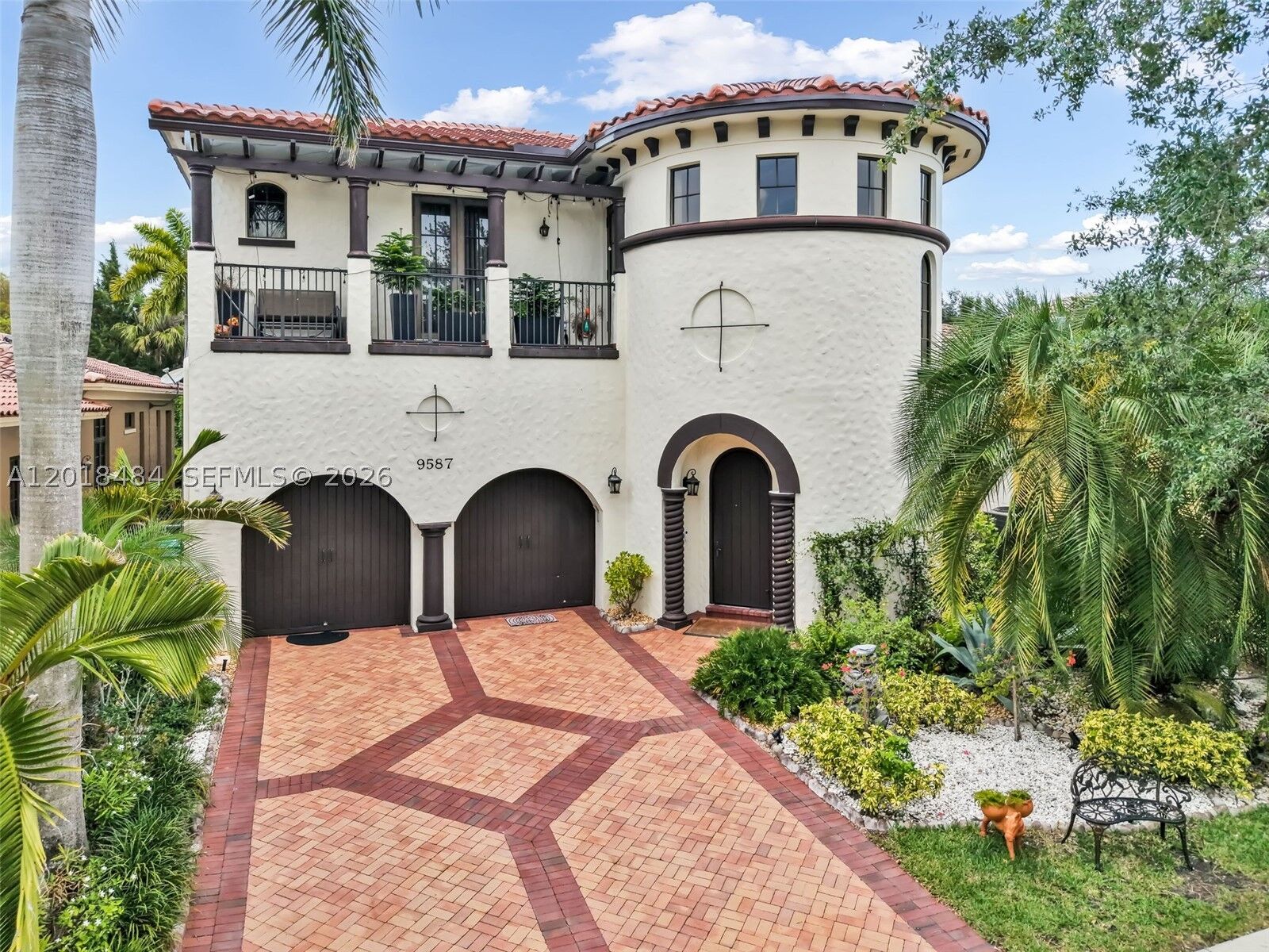Property Photo:  9587 Exbury Ct  FL 33076 